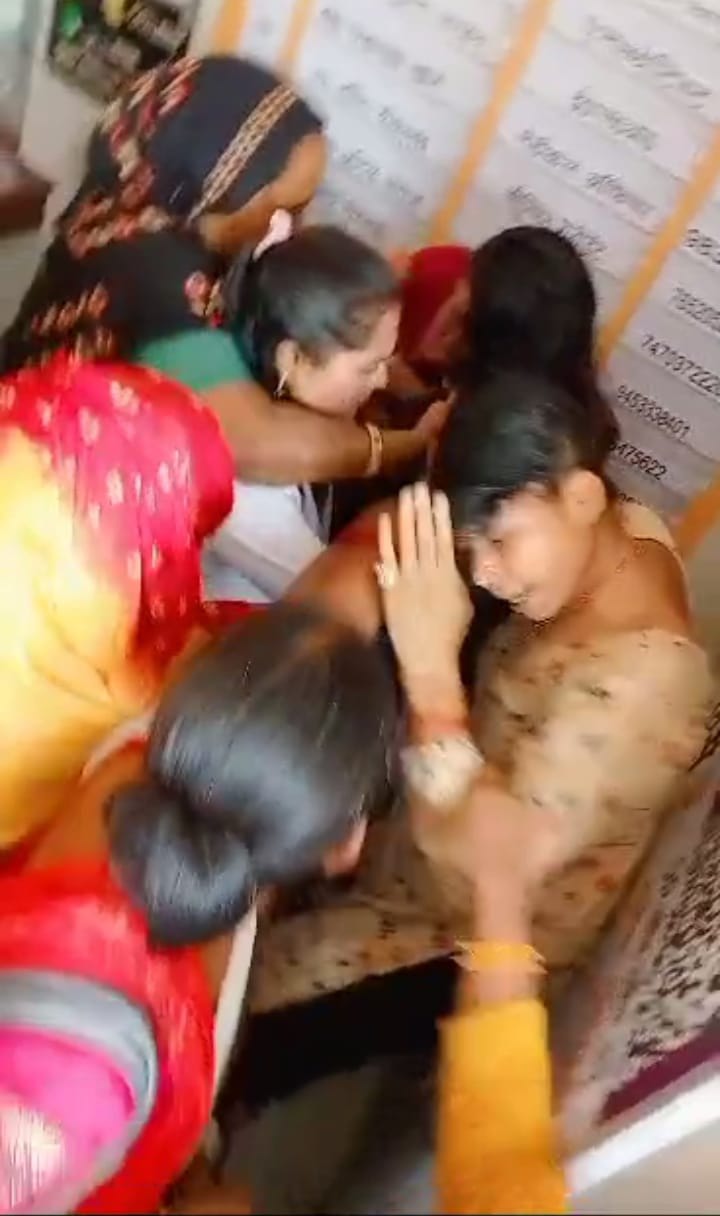 two women clashed in medical college