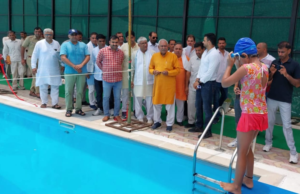 127 players participated in the sixth district level swimming competition, the winners will show their talent in the state level competition