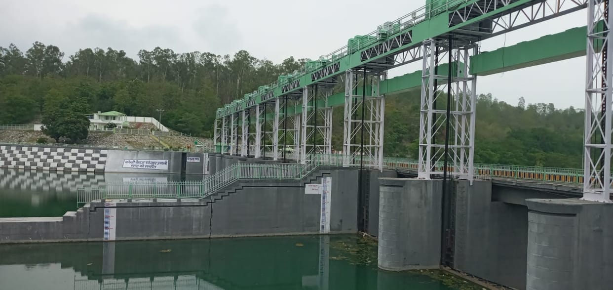 barrage gate water level