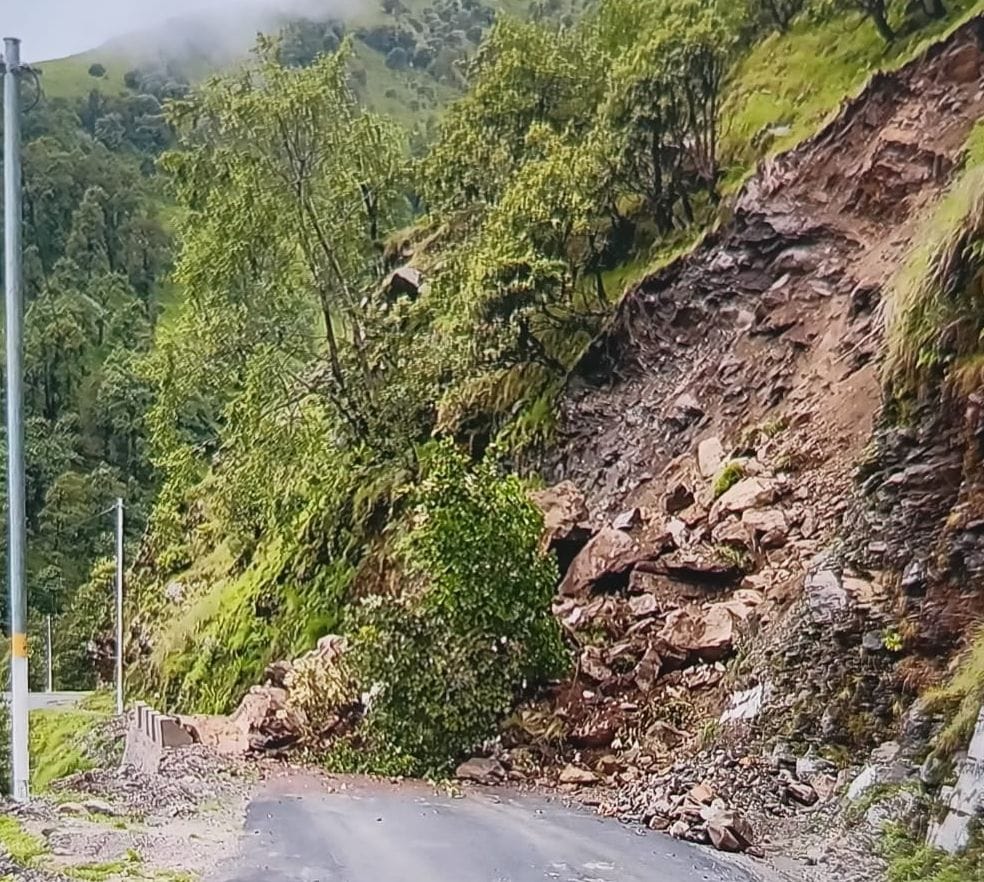 10 border rural roads closed due to torrential rains