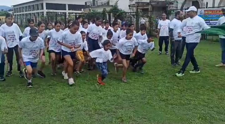 More than 100 runners run against drugs in Tanakpur