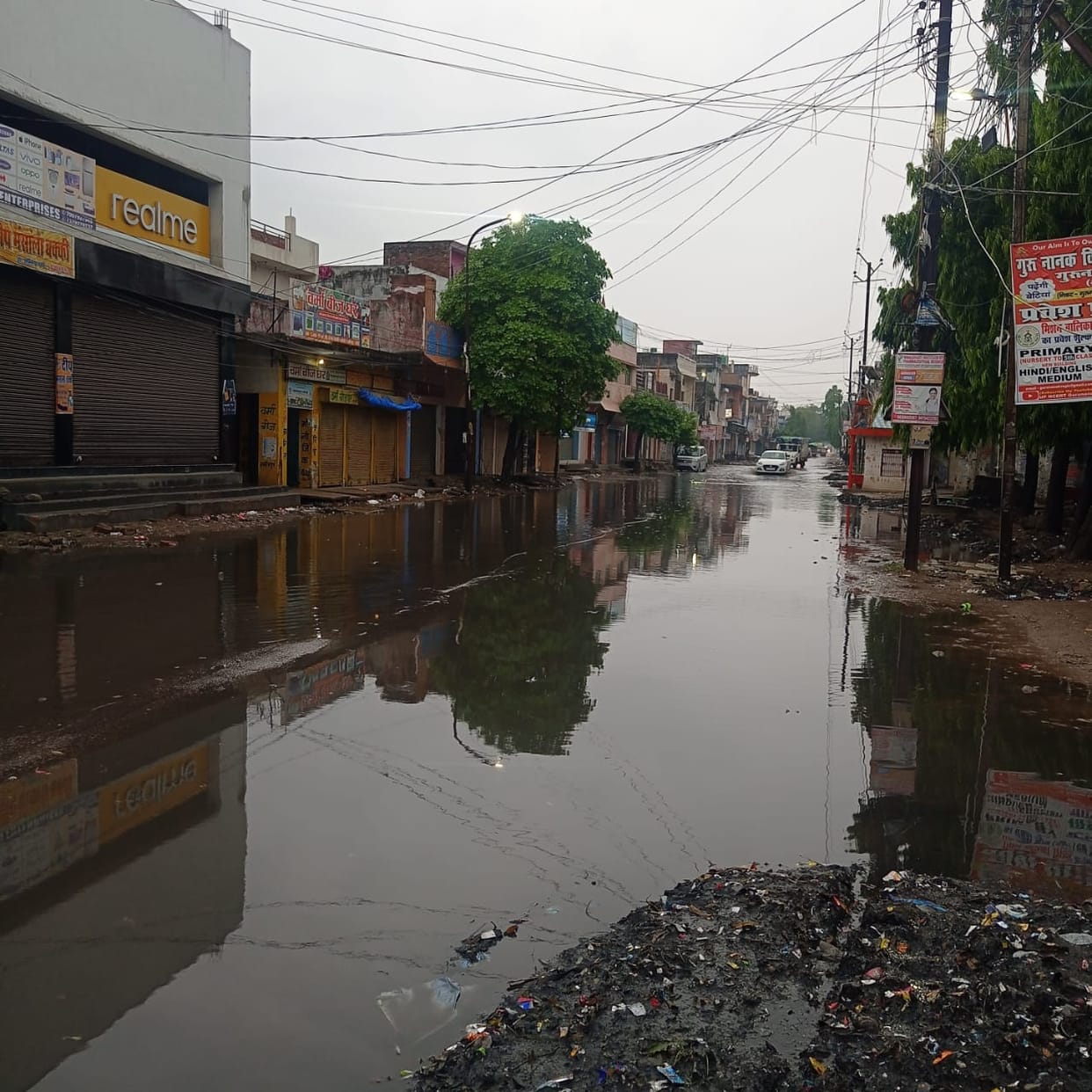 The truth came out from the rain, the drain was not cleaned