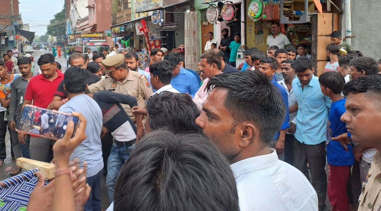 Cow died due to electrocution in electric pole, angry people created ruckus