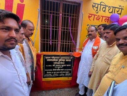 Take advantage of government's beneficial schemes: MP