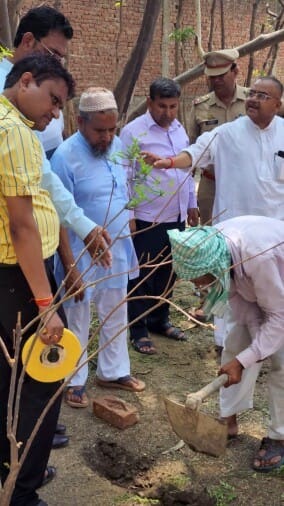 The family reached the protest, called the police station and made a decision