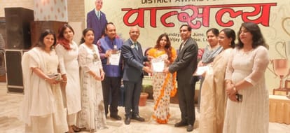 Lions Club Saheli Jhatke Award for excellent work