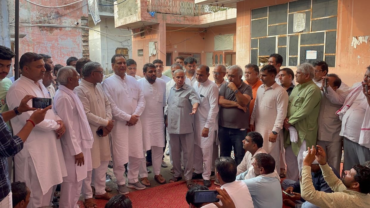 Agreement between electricity workers and BJP district president, picketing ends