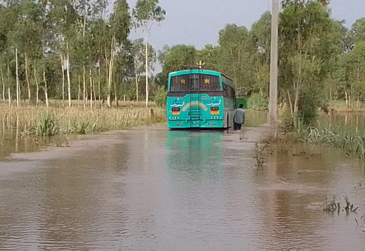 Traffic disrupted due to rising water level of Malan