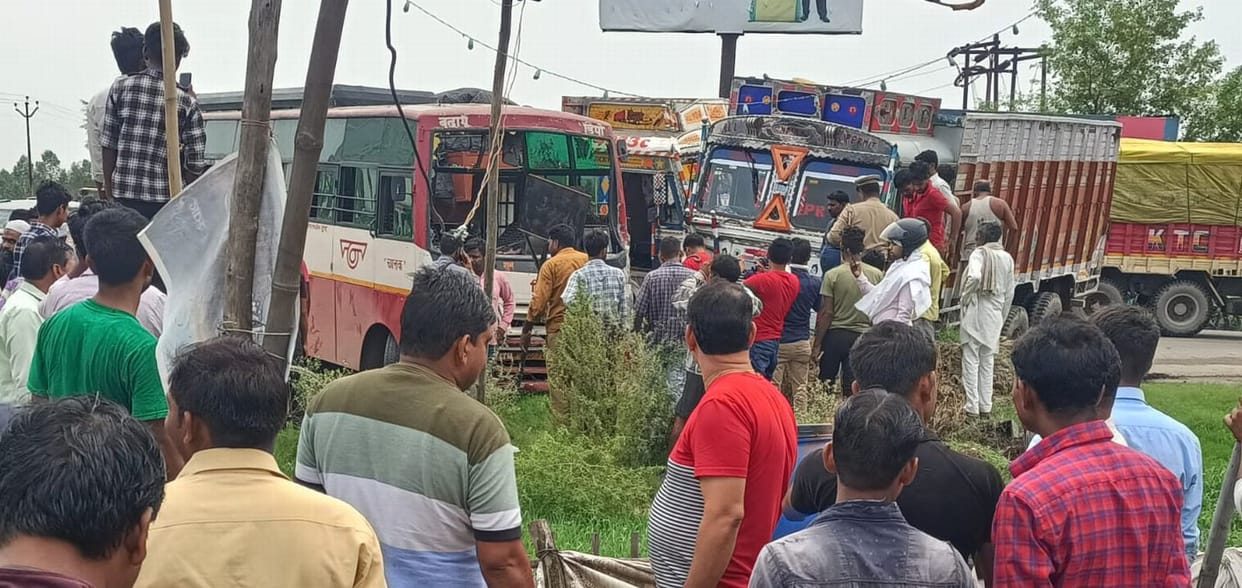 Nine injured in collision between roadways bus and trucks on bypass