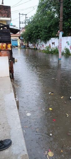 Only 15 minutes of rain spoiled the city's appearance