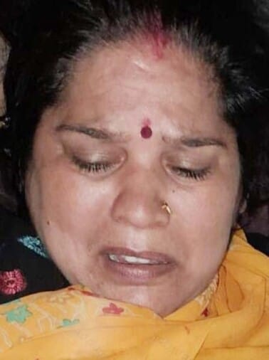 Beating in old enmity, firing after stone pelting, three injured