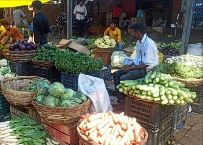 Tomato hits century green vegetables also cross 50