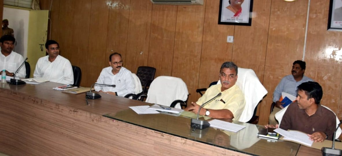 Get the pending revenue cases disposed off prominently