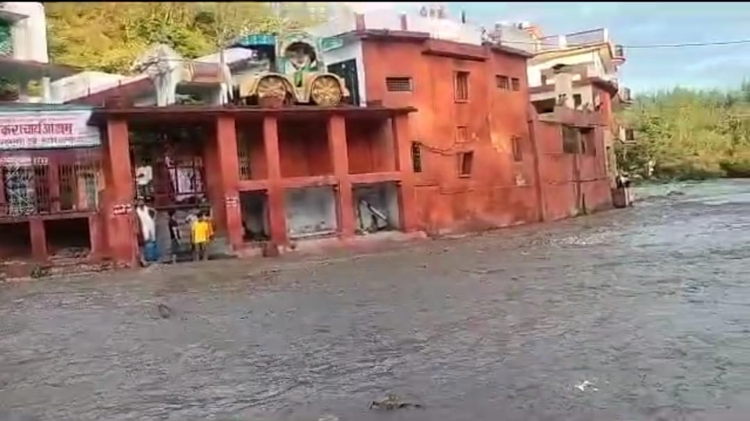 Water came in Shakambhari shell, stopped the devotees
