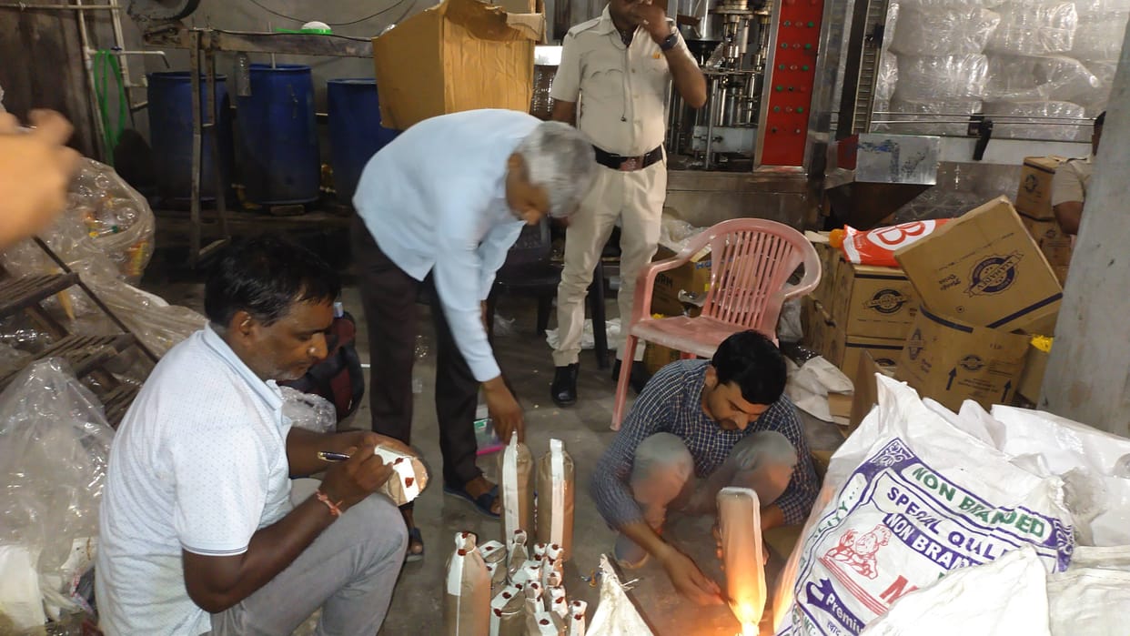 182 kg of sweets and snacks were found spoiled in the factory, destroyed, samples for five including three beverages