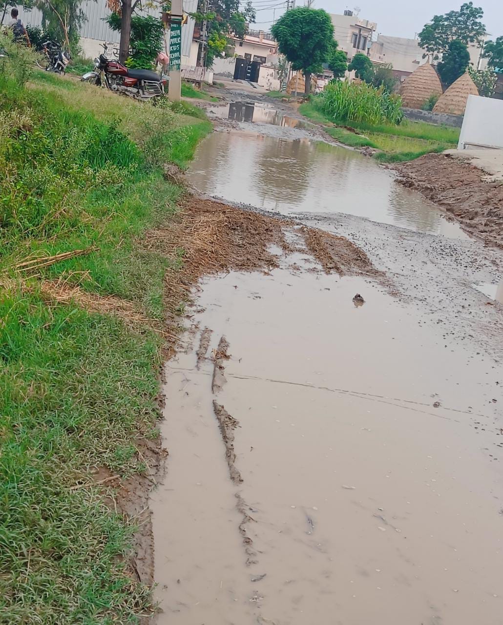 Taking a vehicle on the Saunti road is difficult to walk