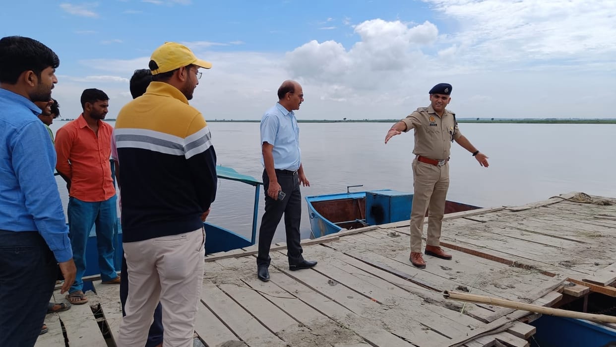 Along with the fall in the water level of the Ganga, the erosion of land started