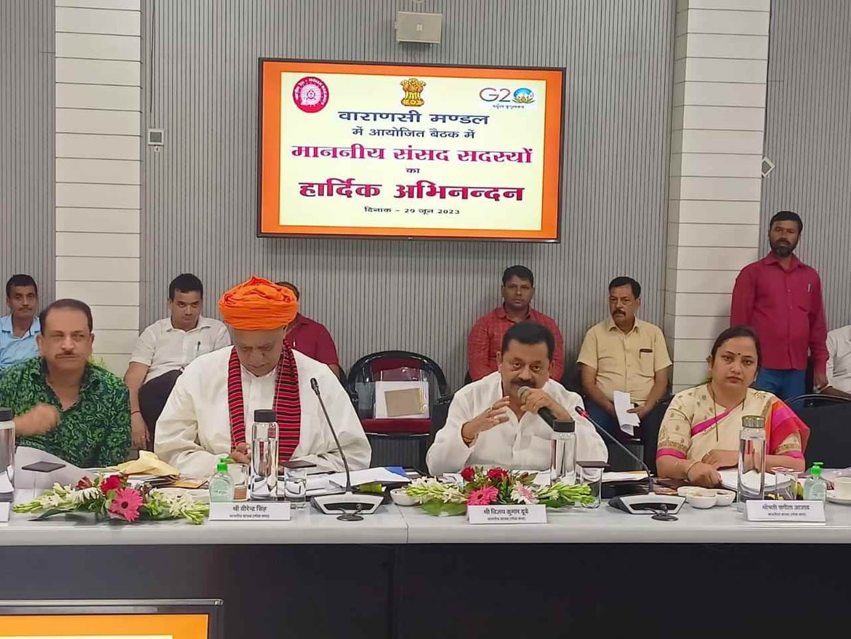 mp keep rail line matter in meeting