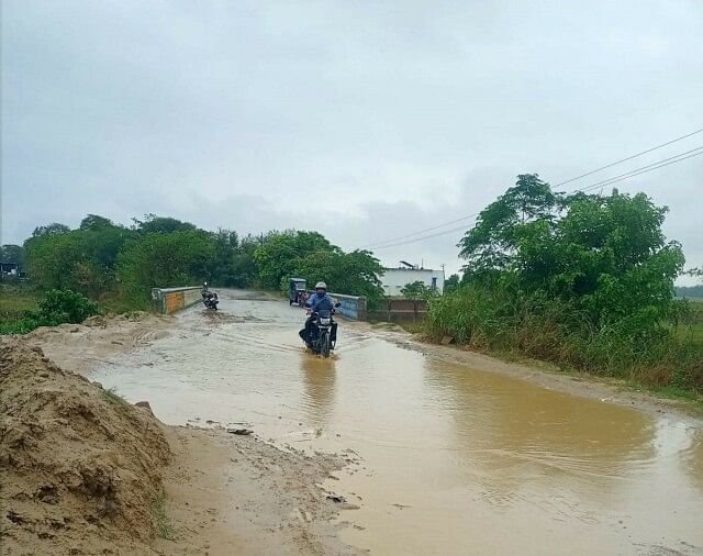 Both the main gate of Doaba was obstructed in the first rain