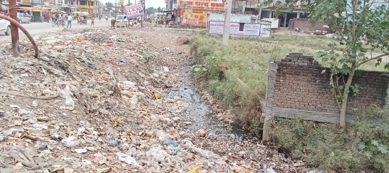 Near Barsati Mandi beach, responsible could not clean the drain