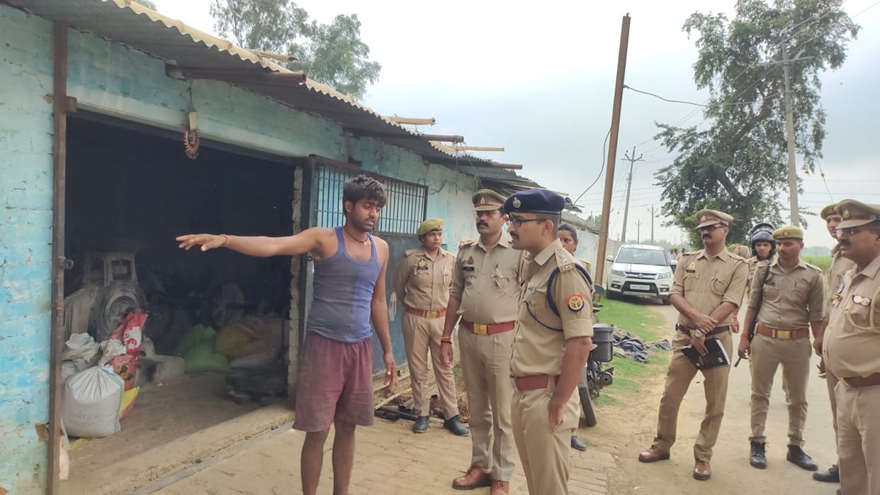 Dead body of married woman found hanging from pipe in house