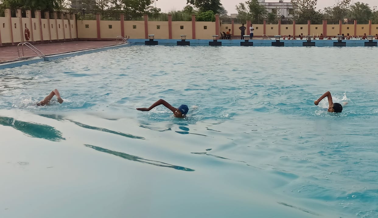 600 swimmers from all over the state will reach today, competition will be held from tomorrow