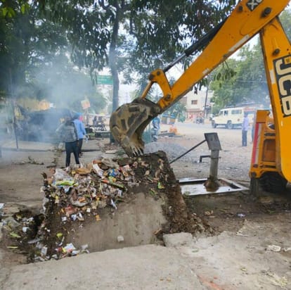 Officers of Naungwa Pakdia Nagar Panchayat are now awake, started cleaning the drain