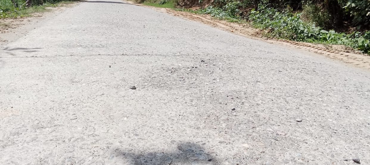 The road made of 10 lakhs started getting uprooted in four months