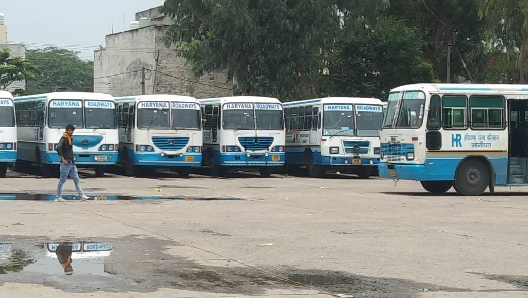 10 buses standing in the base after completion of km