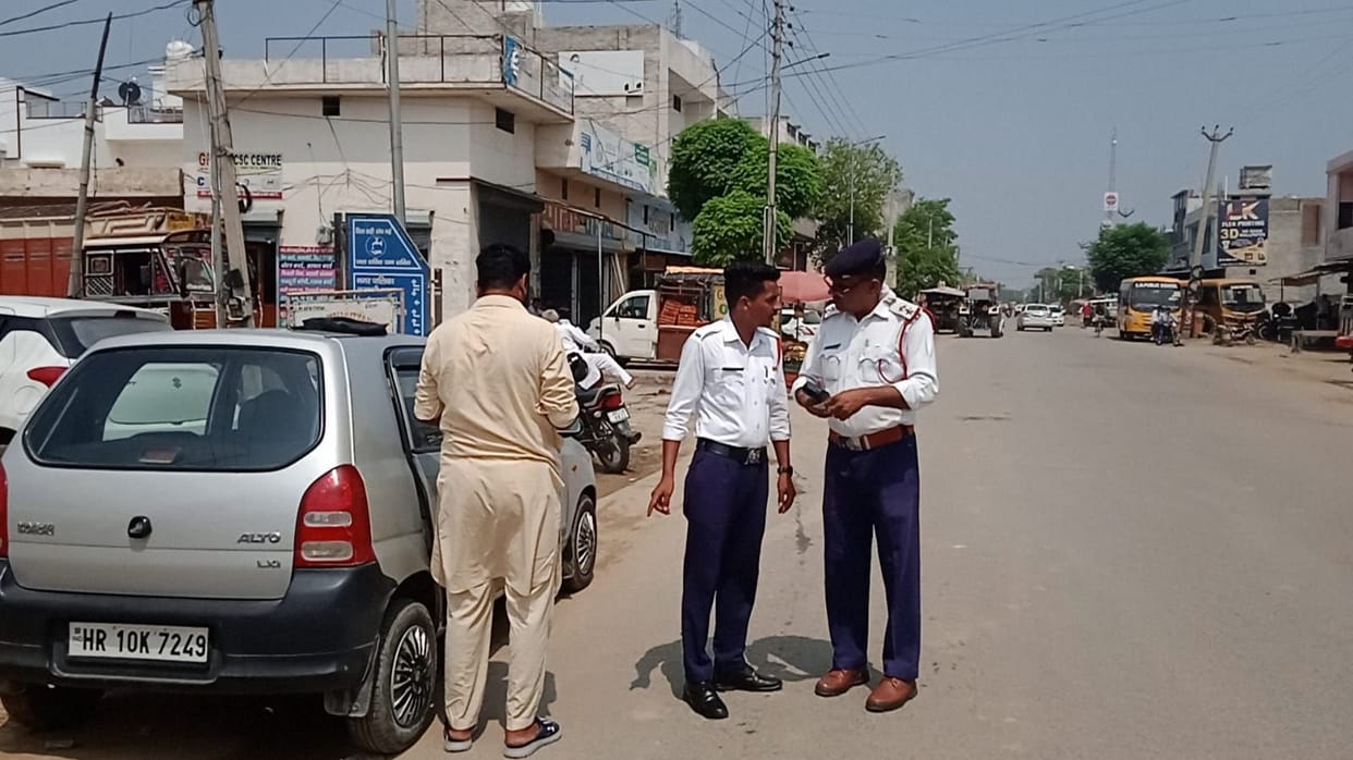 Bike driver's challan of 12 and a half thousand for not having documents