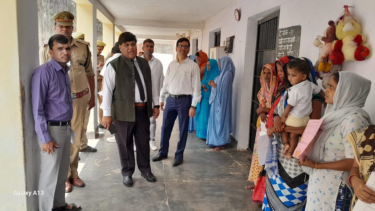 District Judge reviewed the facilities and arrangements in the jail