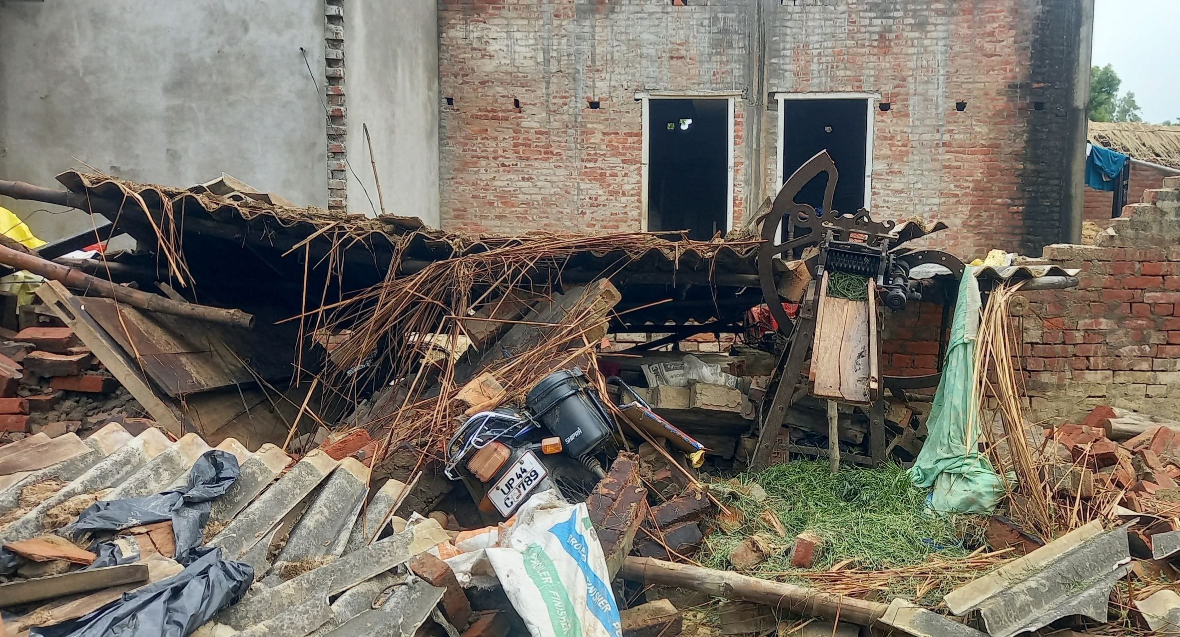 wall collapsed due to rain, husband and wife injured