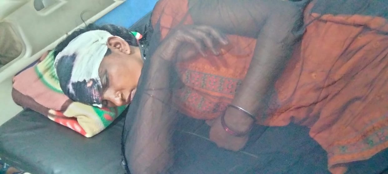Drunk taxi driver hits woman, case registered