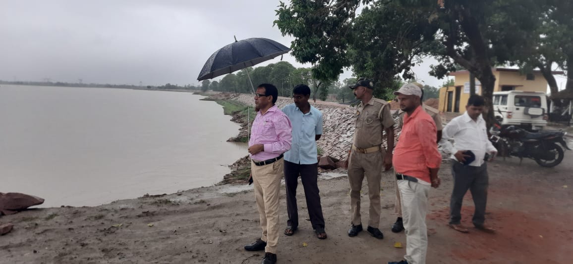 Repair of embankments stalled due to rain ... Negligence of flood section will drown many villages