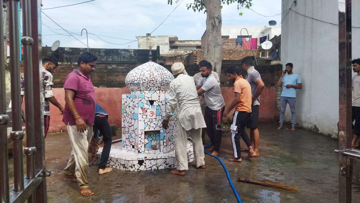 Mischievous elements threw pieces of meat at the religious place