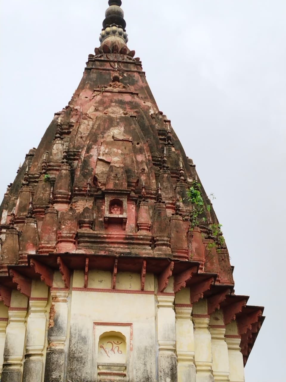 lightning struck shivaalay