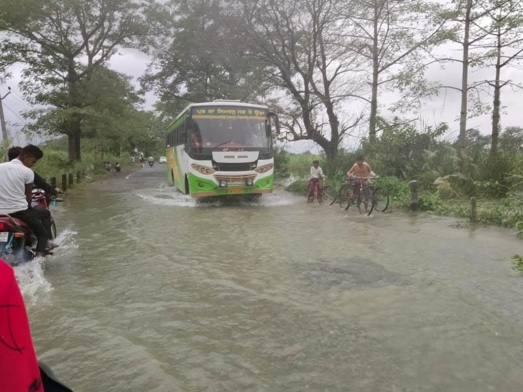 Health department alert regarding flood, 38 health outposts opened
