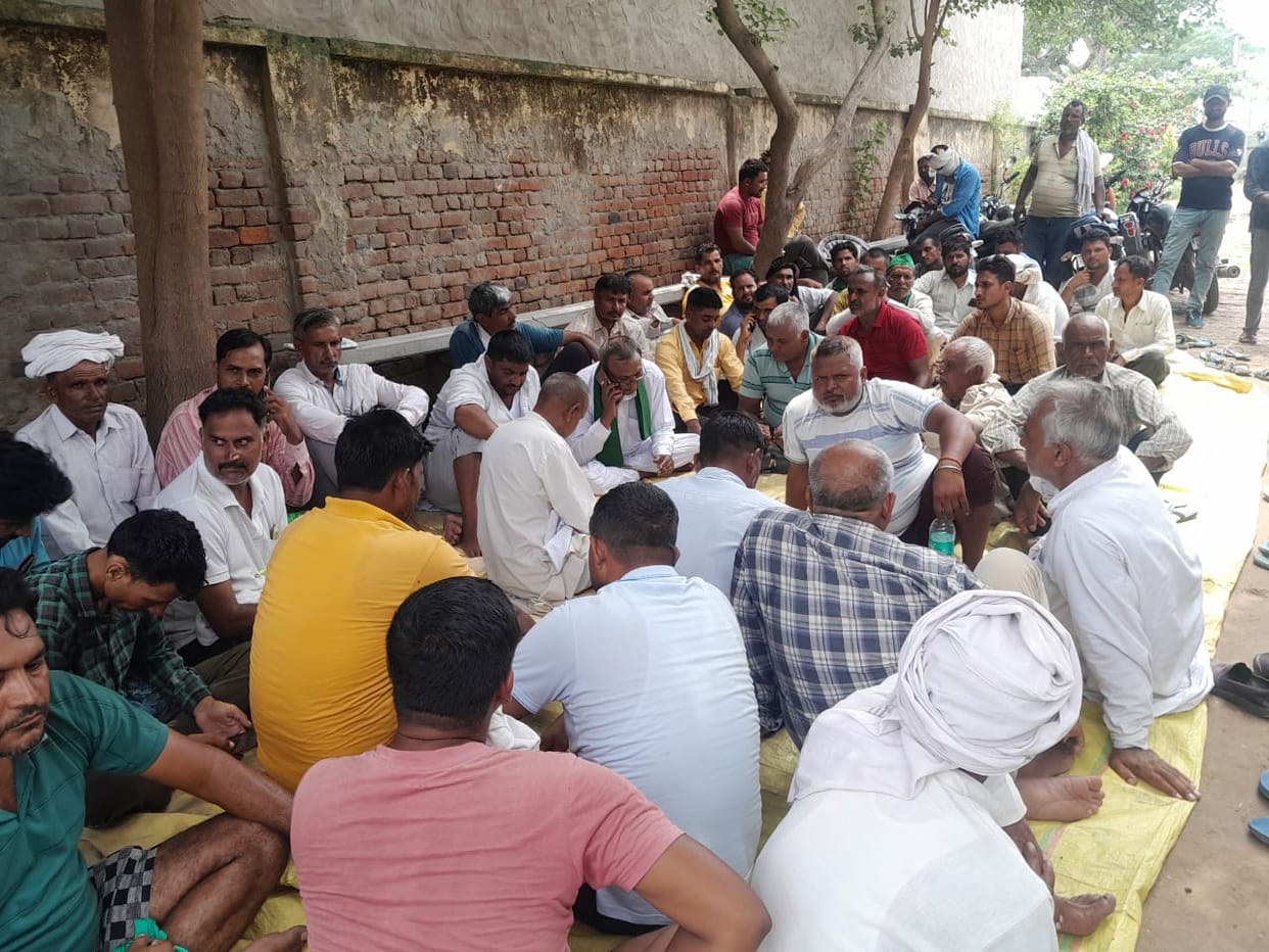 Distressed by power cuts, farmers demonstrated at the power house