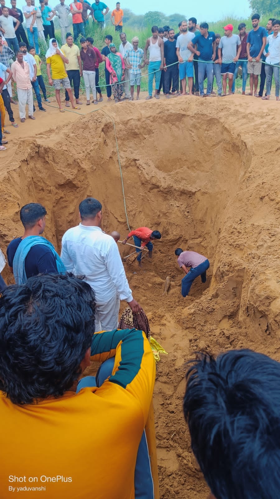 Soil collapsed while removing dilapidated well, two died