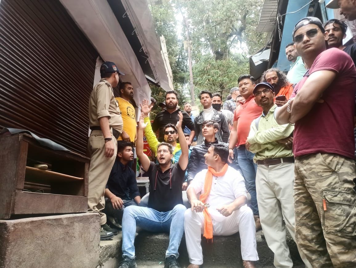 A young man took the mother of three children in Ranikhet