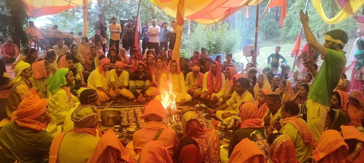 Kaliyug is only named Adhara, Sumir Sumir Nar Utrahi Para