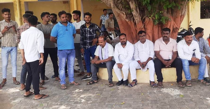 Policeman beat young man, commotion at police station