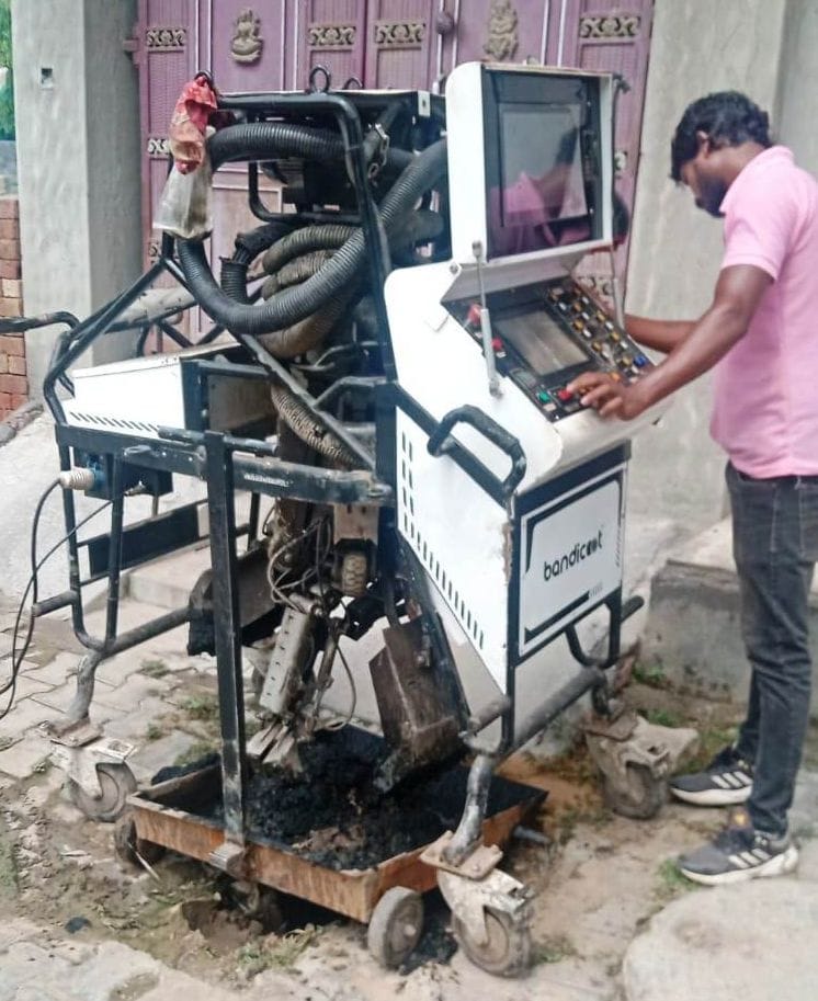 Cleaning of sewer lines continues even after monsoon