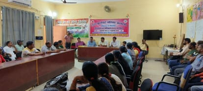 Instructor will teach self defense tricks to girls