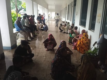 Complaint has to be made sitting on the ground in Tehsil office