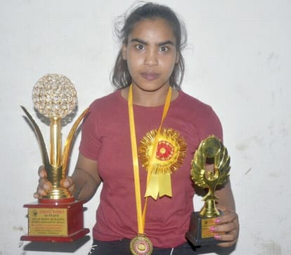 Santosh brought laurels to the district in powerlifting