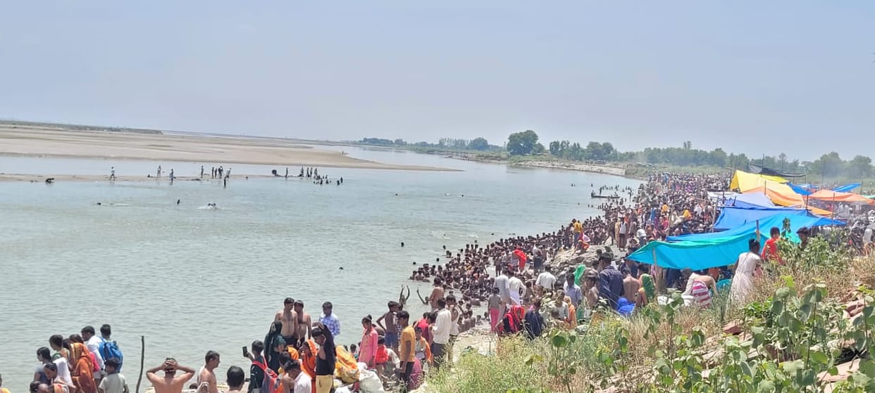 Hundreds of devotees arrived to bathe at Sankara Gangaghat
