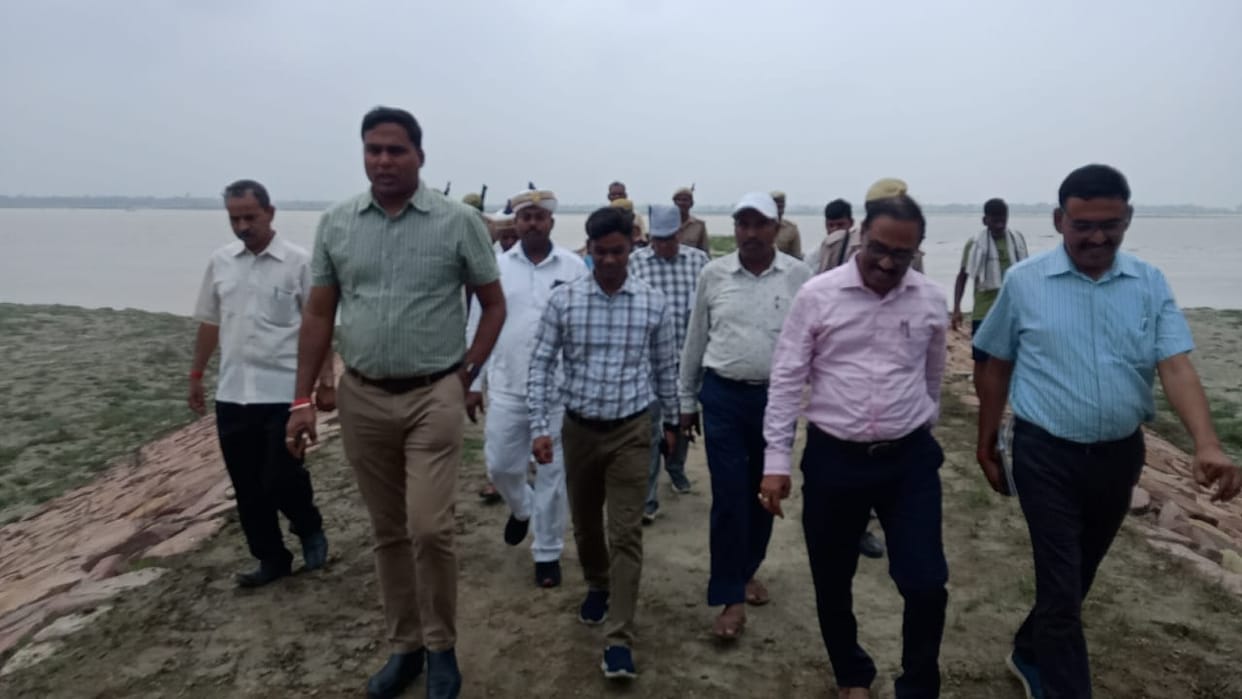 Keep a close watch on the embankments: DM