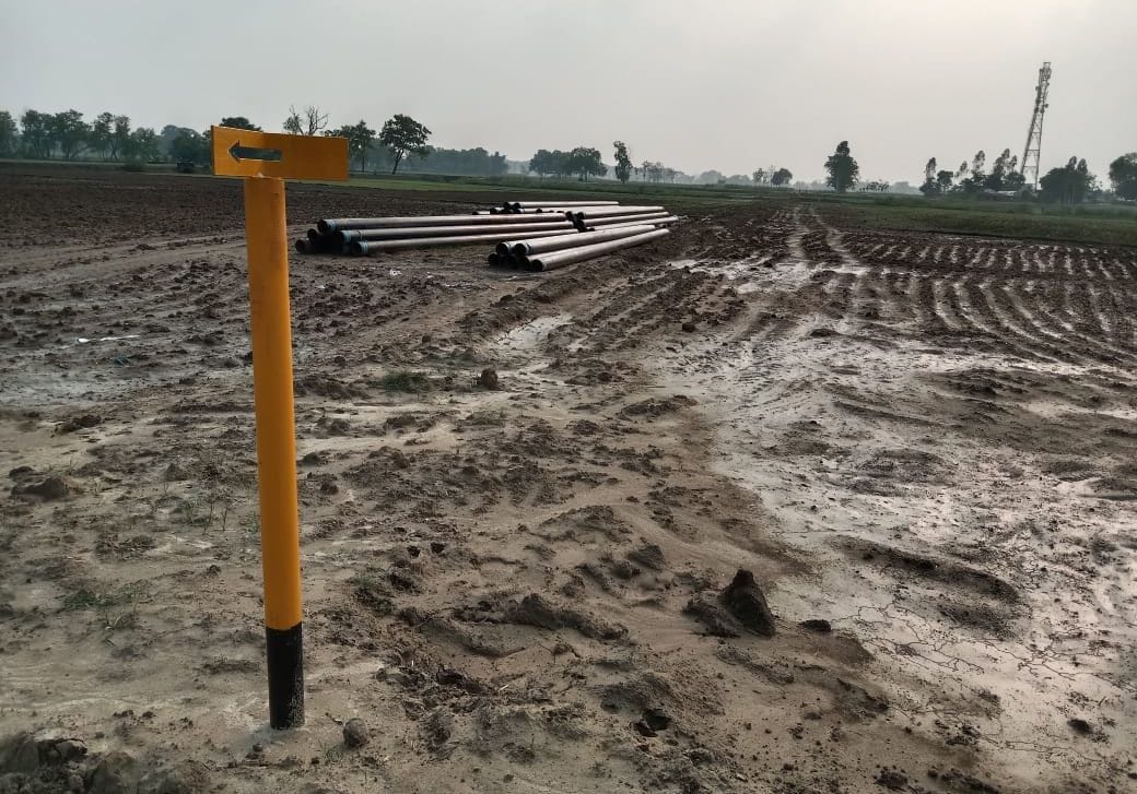 Compensation screw stuck in gas pipeline, farmers stopped work
