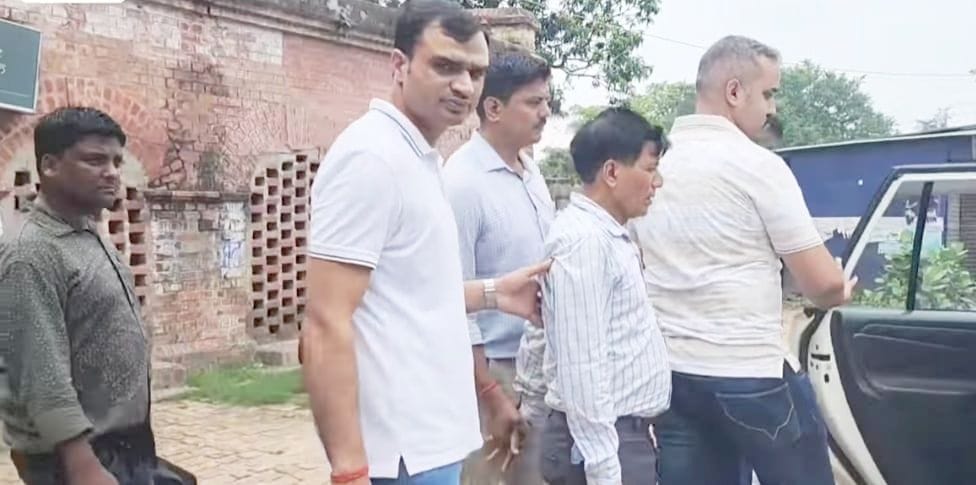 CBI caught postman taking bribe